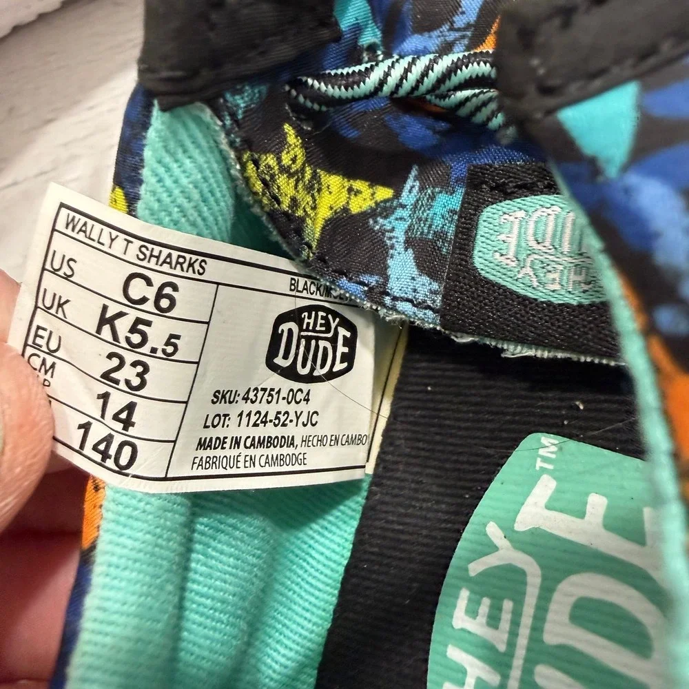 Hey Dude Wally Sharks little kids size 6